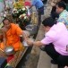 งานประเพณีทำบุญชักพระ ทำบุญตักบาตรกลางน้ำ อำเภอบางปลาม้า จังหวัดสุพรรณบุรี