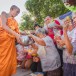 ประเพณีการตักบาตรเทโวโรหณะ