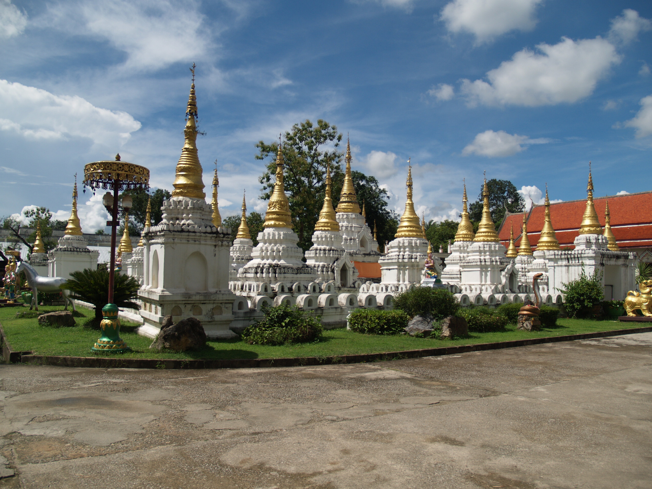 พระธาตุเจดีย์ซาวหลัง