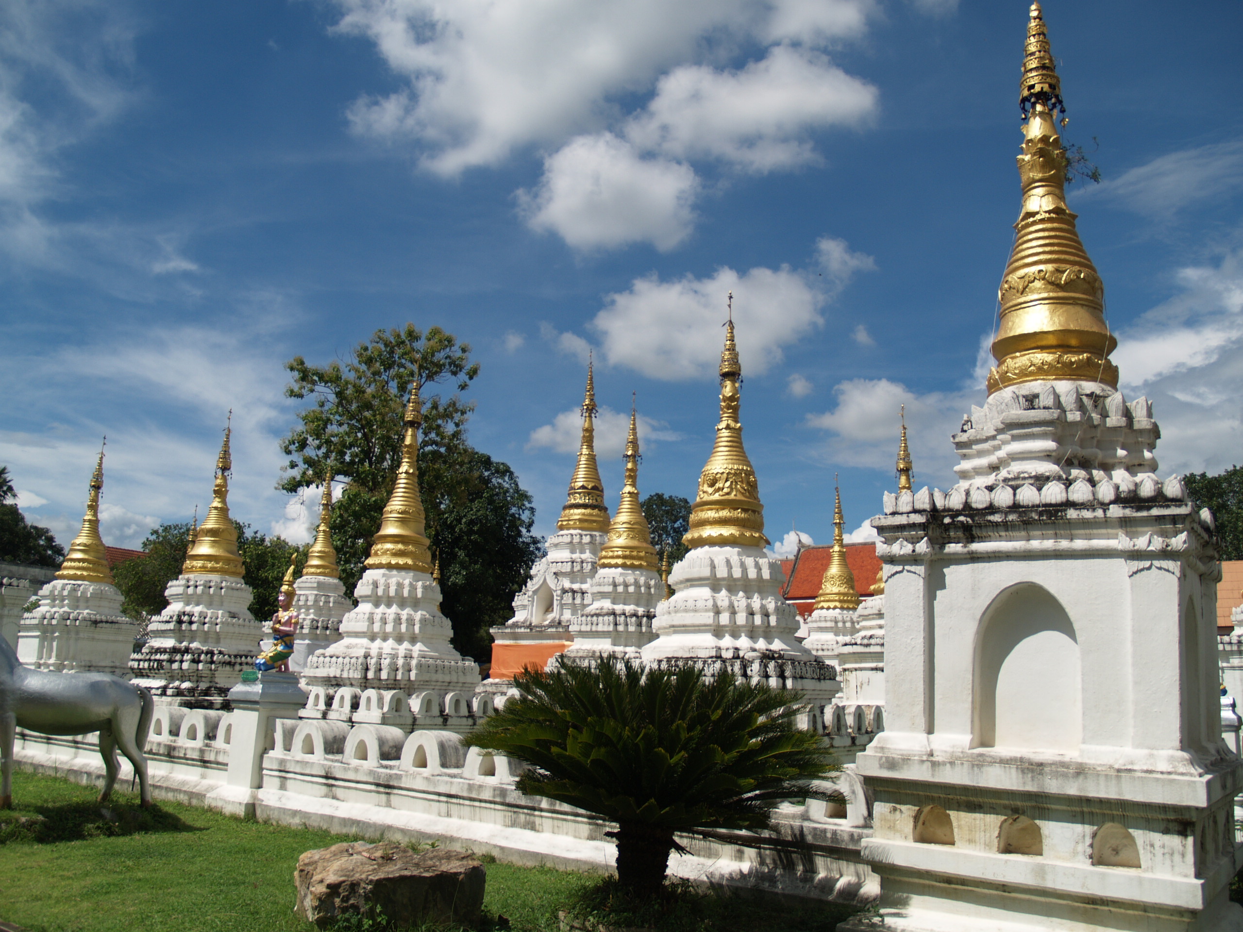 พระธาตุเจดีย์ซาวหลัง