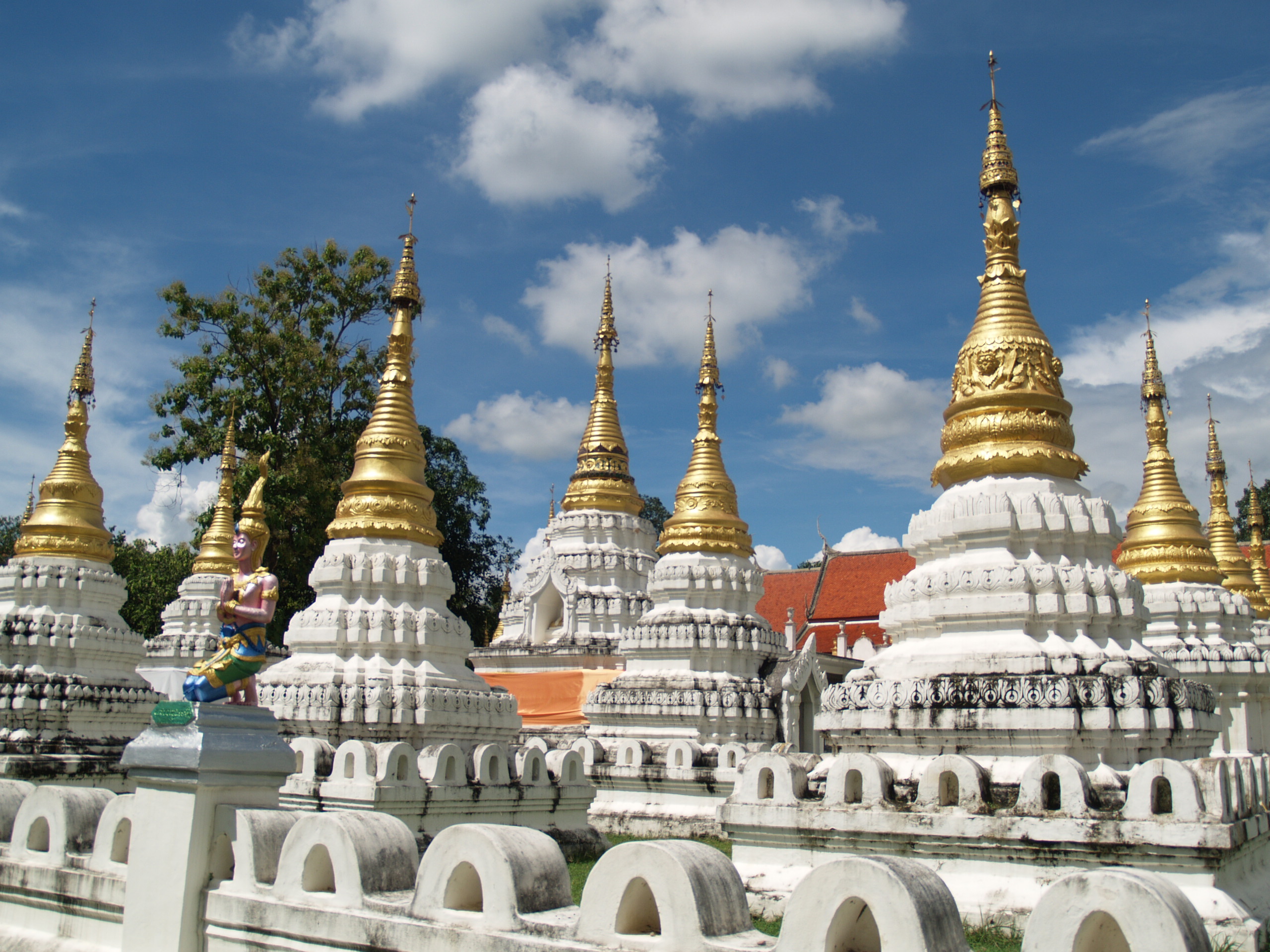 พระธาตุเจดีย์ซาวหลัง