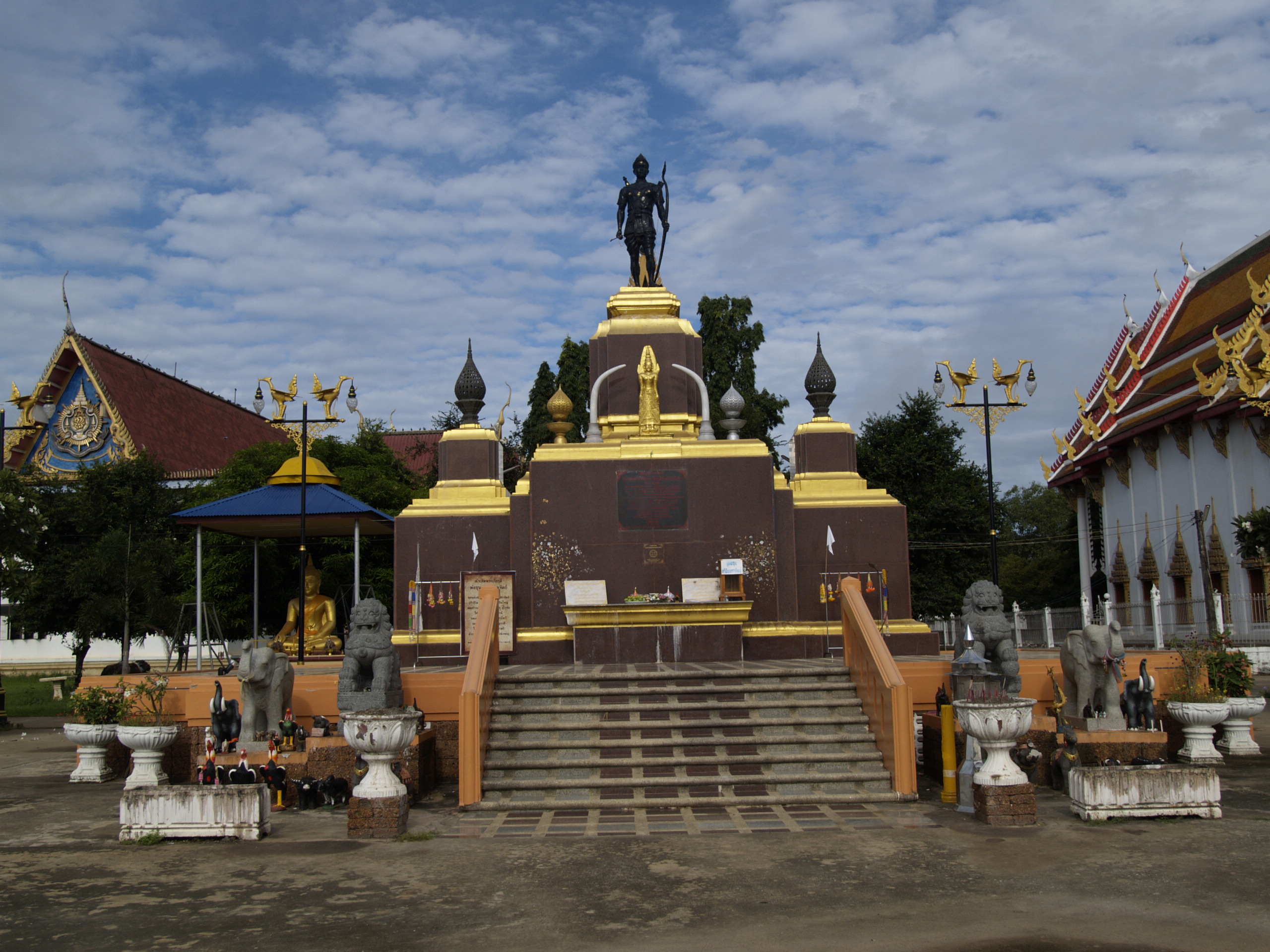 อนุสาวรีย์พ่อขุนศรีอินทราทิตย์