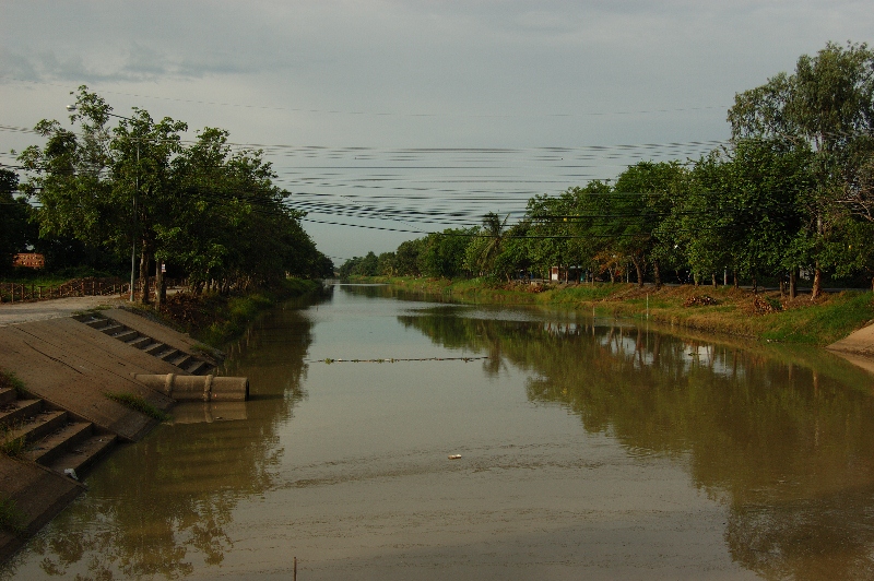 กำแพงเมืองสุพรรณบุรี