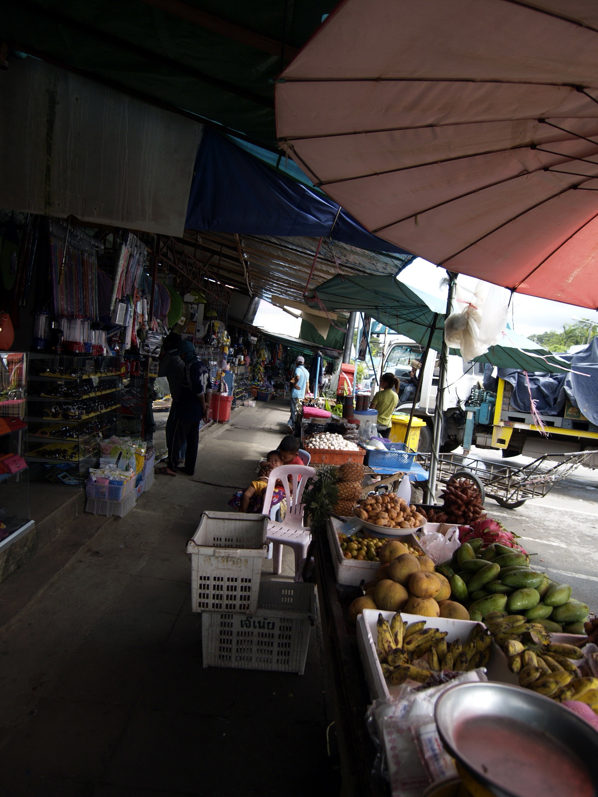 ตลาดชายแดนไทยเขมรบ้านหาดเล็ก