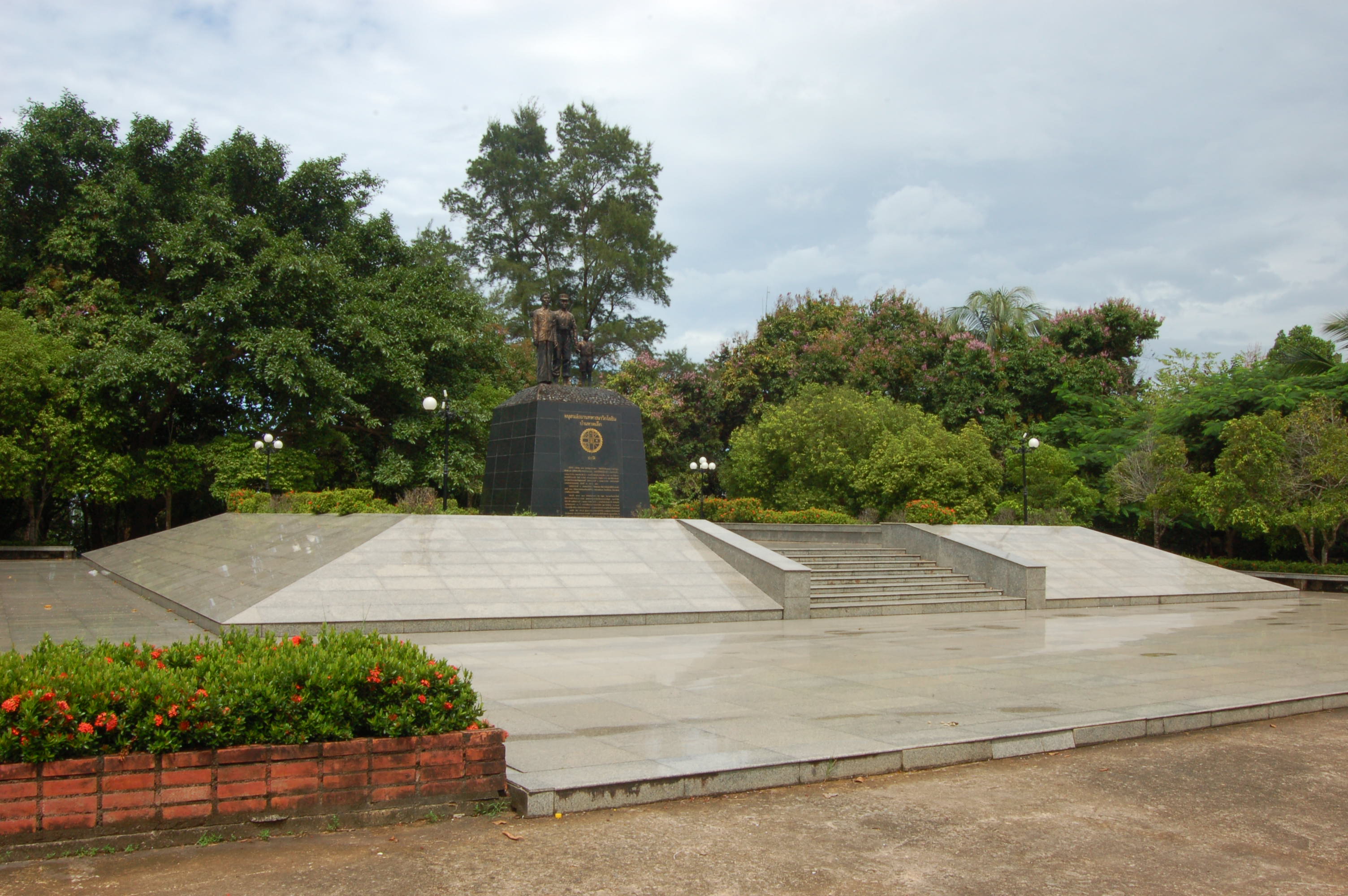 อนุสรณ์สถานทหารนาวิกโยธินบ้านหาดเล็ก