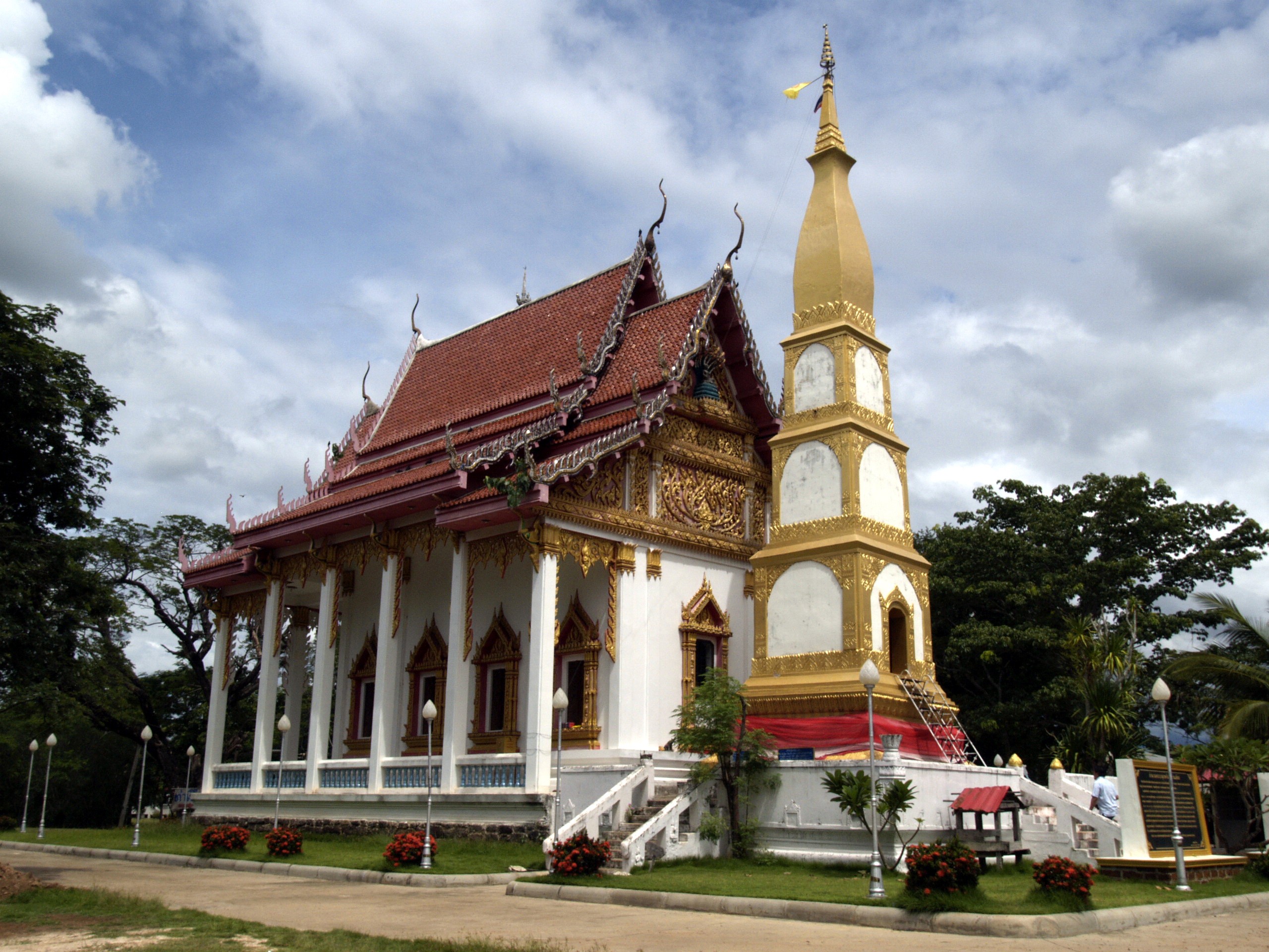 พระธาตุบ้านเดียม